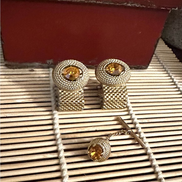 Handsome 3 pc Set Men’s Cuff Links & Tie Clip - Picture 10 of 10